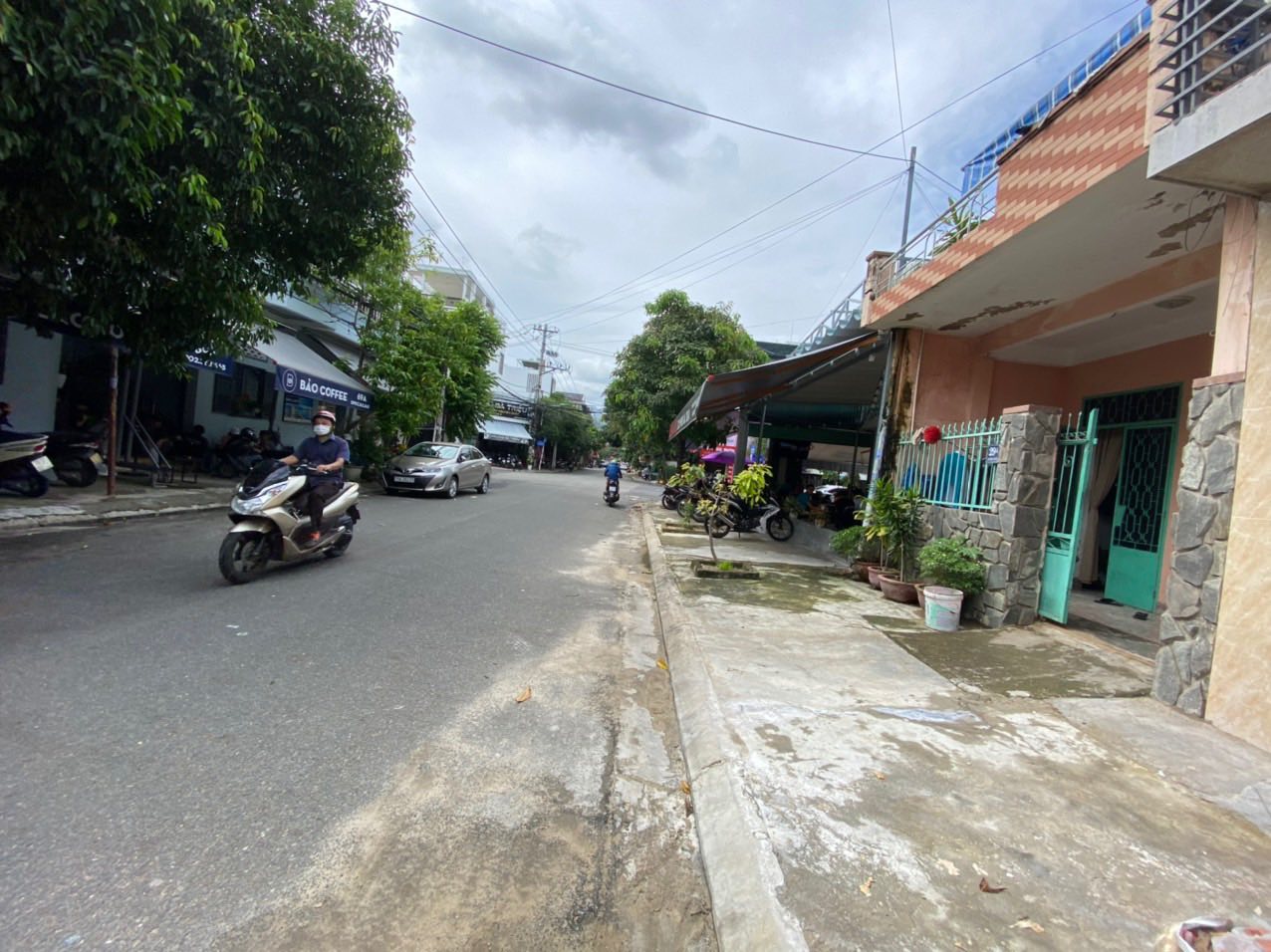 Cần bán nhà mặt tiền đường Khúc Thừa Dụ thích hợp kinh doanh