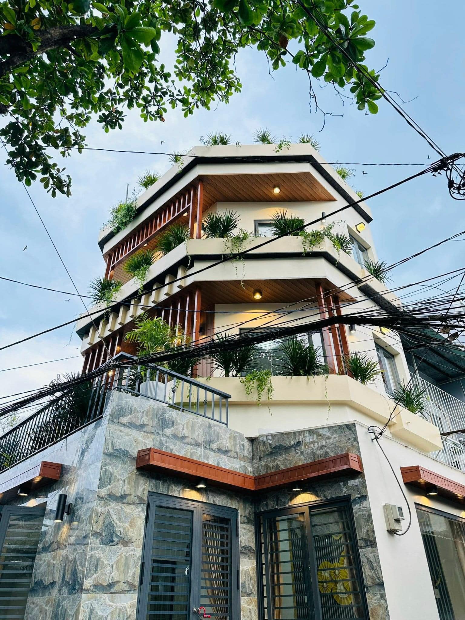 Biệt thự 80m2, 3 tầng, nhỉnh 9tỷ, gần đường Nguyễn Văn Trỗi Phú Nhuận