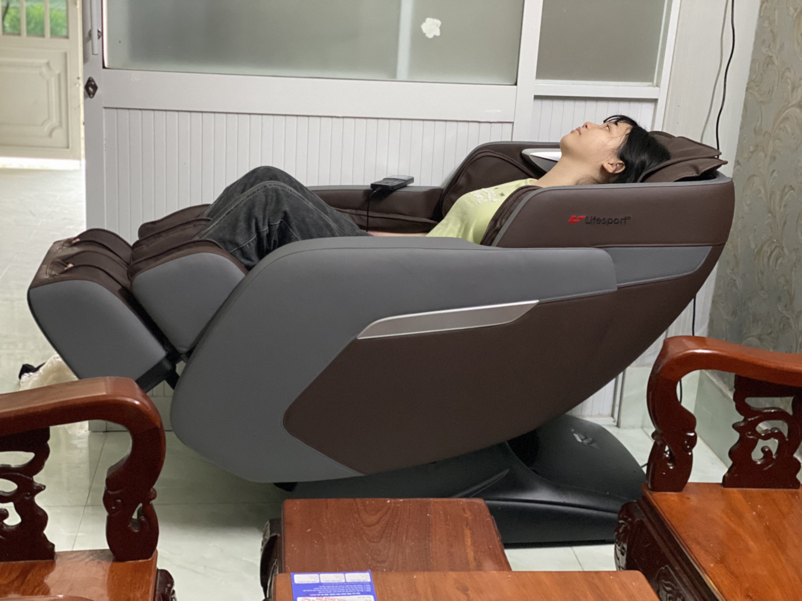 Ghế massage Lifesport LS-399 - Chuyên gia trị liệu nhức mỏi