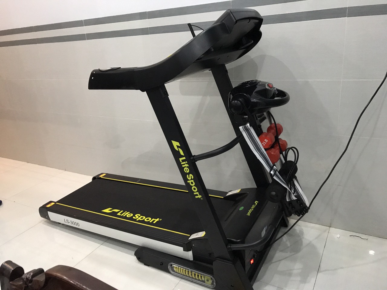 Máy chạy bộ Lifesport LS-3000 - Xây dựng phòng gym ngay tại nhà