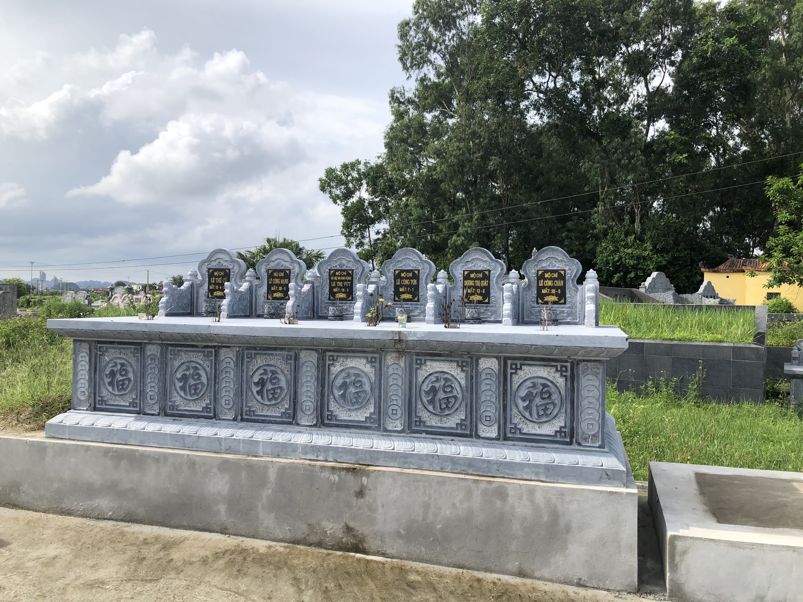 tư vấn lắp đặt mộ đá thờ chung gia đình mẫu mộ đôi tại đà nẵng