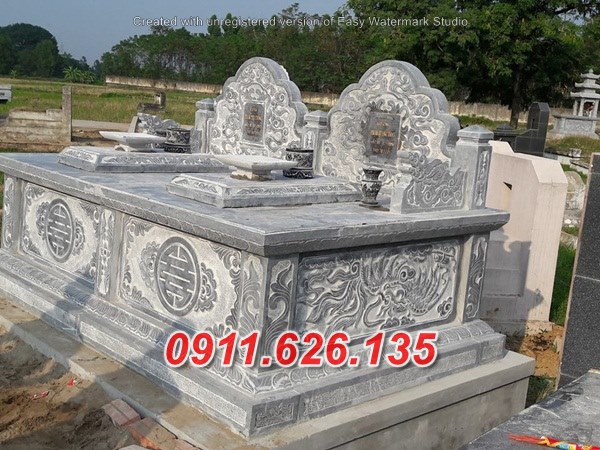 lắp đặt mộ đá đôi bằng đá xanh nguyên khối tại vĩnh long