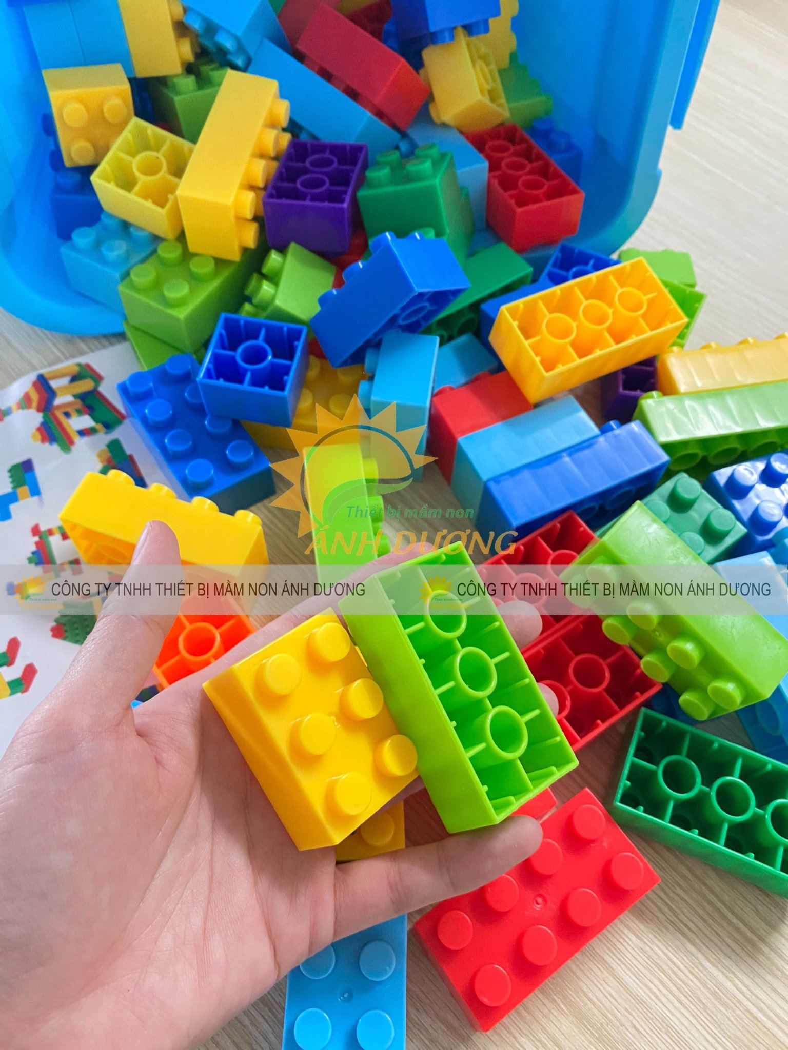 Bàn chơi lego xếp hình dành cho khu vui chơi trẻ em