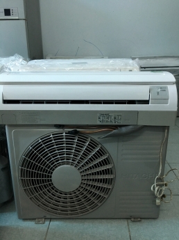 Máy lạnh Hitachi cung cấp cho thợ