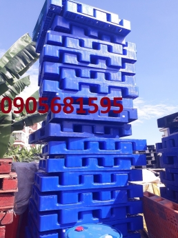 Pallet nhựa xanh mới 100%, giá cả ưu đãi, hàng có sẵn 0905681595