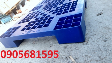 Pallet nhựa xanh mới 100%, giá cả ưu đãi, hàng có sẵn 0905681595