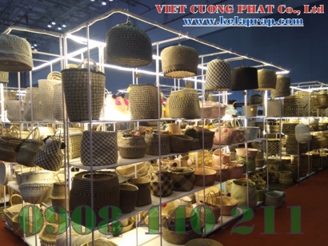 Kê trưng bày gốm sứ ,mây tre lá,kệ hội chợ tháo ráp Việt Cường Phát