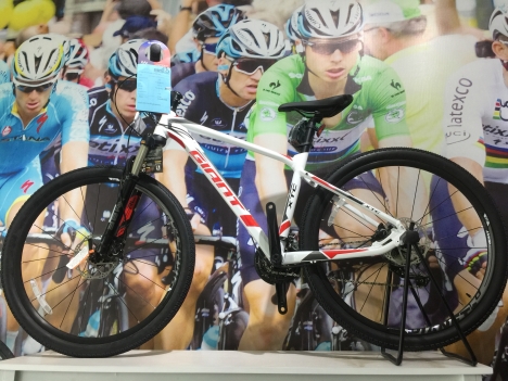 Xe đạp địa hình giant 2019 XTC800 trắng - giảm giá đặc biệt