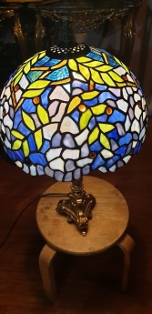 Đèn bàn Tiffany họa tiết hoa đậu châu âu