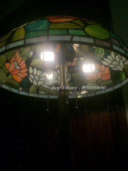 Đèn Tiffany Mỹ cổ xưa họa tiết hoa sen