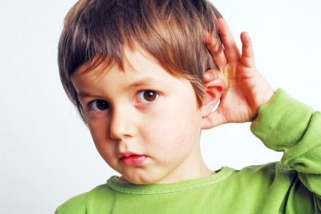 Khi nào cần đo thính lực cho trẻ