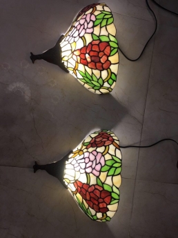 Đèn Tiffany ốp tường họa tiết hoa nho
