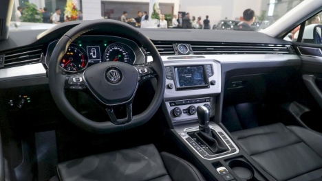 Bán xe Volkswagen Passat blumotion 2017, màu đen