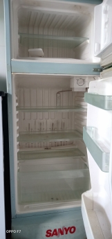Tủ lạnh còn mới
