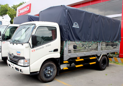 Bán xe tải Hino XZU650L 1,9 tấn thùng mui bạt giá ưu đãi