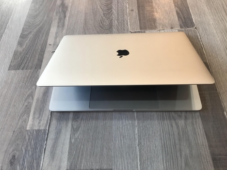 Macbook Pro 15 Inch 2018 Touch Bar - MRE932 - Like New 99%