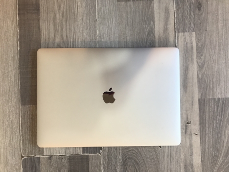 Macbook Pro 15 Inch 2018 Touch Bar - MRE932 - Like New 99%