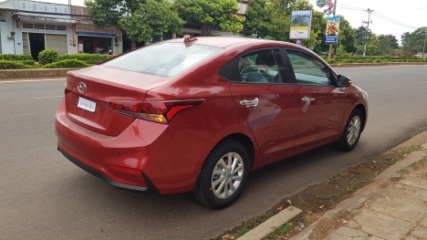 Cần bán Hyundai Accent 1.4MT Màu Đỏ giao ngay!