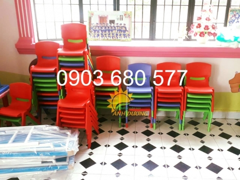 Cần bán bàn ghế nhựa trẻ em dành cho trường lớp mầm non, gia đình