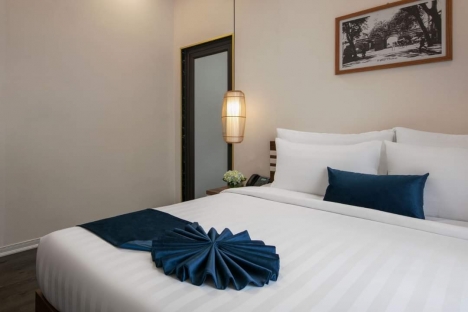Cần bán khách sạn 3 sao Nguyễn Hoàng vị trí đẹp 8 tầng mặt tiền 4,2m giá chỉ 24 tỷ