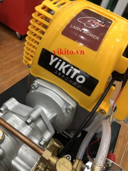 Xe phun thuốc, máy phun thuốc đẩy tay siêu tiện lợi Yikito Japan GX35 chạy xăng.