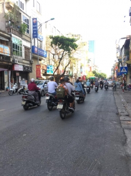 Bán nhà mặt phố Nguyễn Lương Bằng vỉa hè rộng kinh doanh sầm uất bất chấp các mặt hàng Lh :
