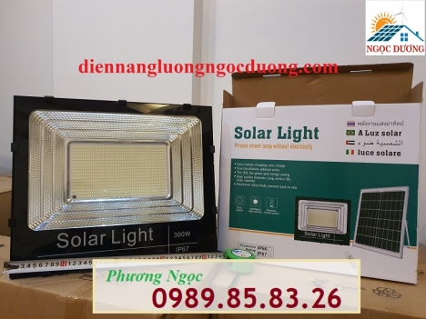 Đèn LED Pha Năng Lượng Mặt Trời 300W,đèn sân vườn năng lượng mặt trời, đèn pha 300W Hà Nội