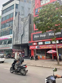 Chủ cần bán gấp building Lê Văn Lương 7 tầng thang máy mặt tiền 5m có hầm giá 29,8 tỷ