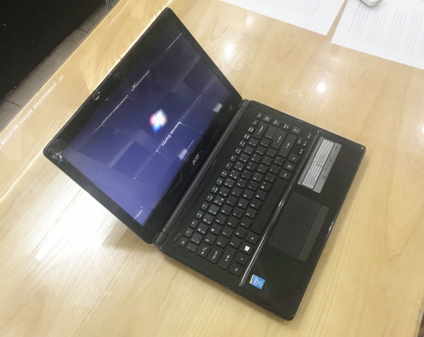 Laptop Acer E1-472 Core i3-4010U Ram 4GB HDD 500GB Màn Hình 14 Inch VGA ON Máy Đẹp