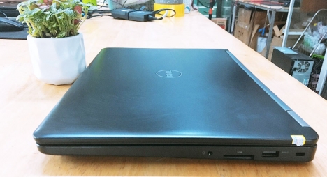 Laptop Dell Latitude E5470 Core i5-6200U Ram 8GB SSD 240GB Màn Hình 14 Inch VGA ON Máy Đẹp