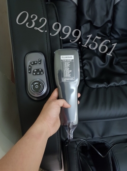 thanh lý ghế massage FUJIKIMA B779 mới mua được nửa tuần điều khiển giọng nói