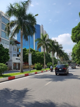 Bán nhà mặt phố Nguyễn Khuyến, đường 40m vỉa hè rộng, kinh doanh đỉnh, 48m2 hơn 17 Tỷ