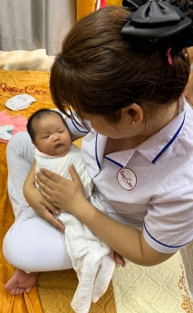 Chăm sóc mẹ và bé sau sinh tại nhà 130