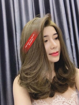 Tóc layer uốn ngắn ngang vai lọn to - Học nghề tóc Tiệp Nguyễn Academy