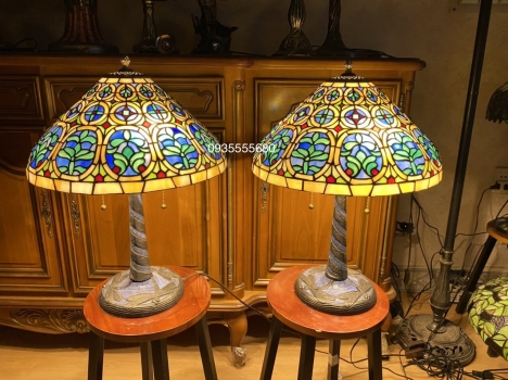 Giao lưu đôi đèn hoa văn cổ Pháp