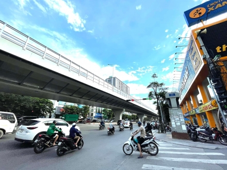 Bán nhà Minh Khai đối diện Time city 7 tầng x 8.5 tỷ