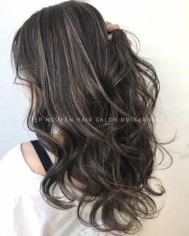 Tóc xoăn sóng lơi, những kiểu tóc uốn xoăn đẹp hot nhất hiện nay Tiệp  Nguyễn Hair Salon - 514860