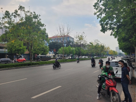 Cần bán lô góc đỉnh cao phố Nguyễn Văn Huyên-Q.Cầu Giấy.Vị trí có một không hai.Mặt Phố