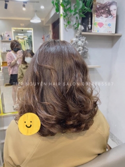 Tóc Ngắn Uốn Xoăn Sóng Lơi Ngang Vai Tiệp Nguyễn Hair Salon - 517104
