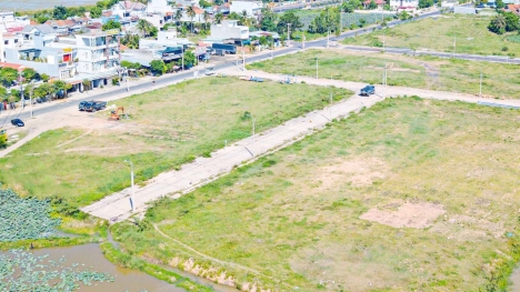 Cần bán đất nền khu trung tâm Đông Hòa, sát 1000 ha dự án KCN Hòa Phát