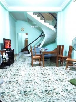 Chính chủ cần bán gấp căn nhà tài lộc quanh năm ngay đầu đường Nguyễn Văn Đậu - DT 4 x 17m - 1 trệt