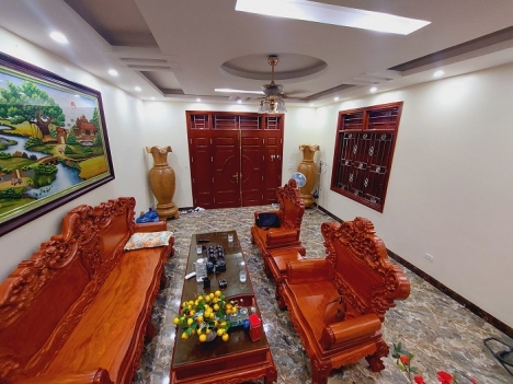 Nhà Ngọc Thụy – Long Biên – dân xây – thang máy - tặng full nội thất nhập khẩu