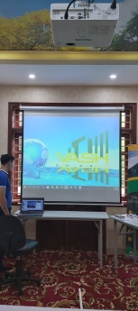 Giá màn chiếu, lắp máy chiếu lớp học giá rẻ tại Hà Nội