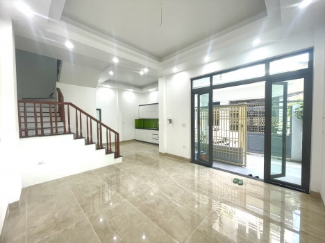 Chính chủ cần bán nhanh căn nhà 3 tầng tại ngõ 109 Điện Biên- Phường Cửa Bắc- Nam Định.