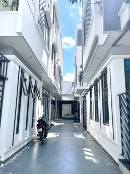 Biệt thự mini 3 tầng sau một nhà mặt đường ngõ 482 đường Văn Cao - Phường Văn Miếu - Nam Định.