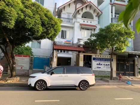 Cho thuê xe tự lái du lịch Sài Gòn giá rẻ 4 chỗ 7 chỗ giao xe tận nhà