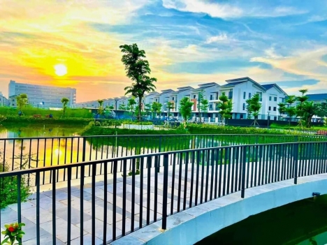 Bán căn góc Đơn lập ngoại giao tại Centa Riverside Từ Sơn, đối diện công viên và hồ.