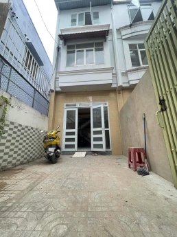 Bán nhà HXH Lê Quang Định, Gò Vấp, 68m2, 4 phòng ngủ.