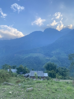 Mường Hoa - Sapa - Lào Cai, nằm trên TL 152