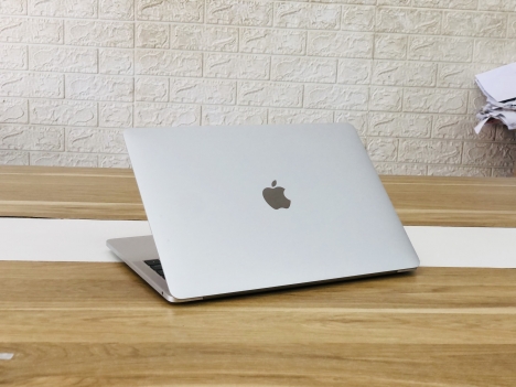 Macbook Pro 2016 Like New 99%